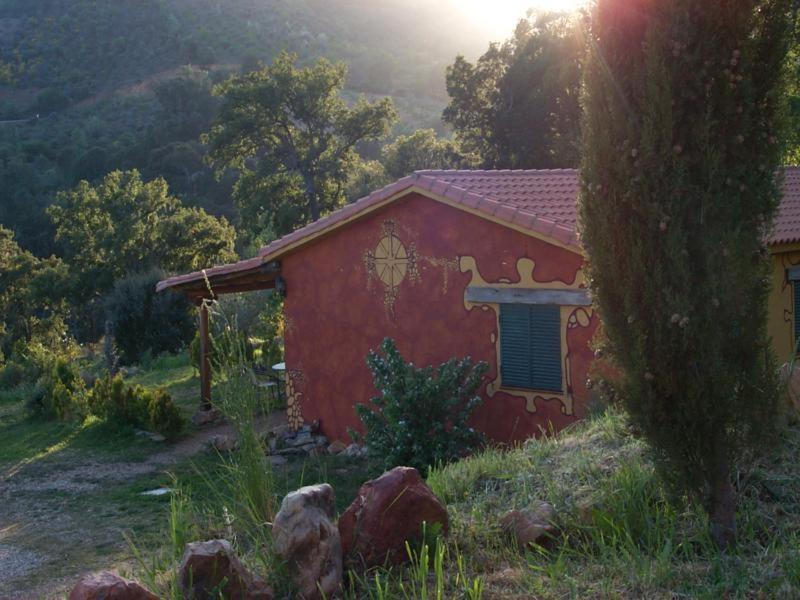 Apartamentos Rurales Candela Canamero Bagian luar foto